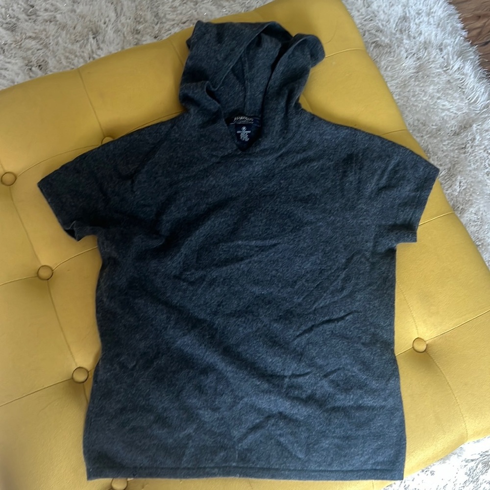Grey Hooded Cashmere t-shirt size M. Harold’s Cashmere